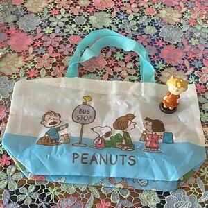 Snoopy peanuts mini tote bag and sally figurine